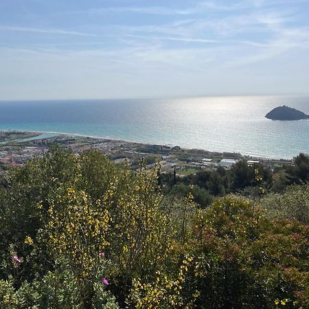 Le Torri Riviera Holiday Albenga Eksteriør billede