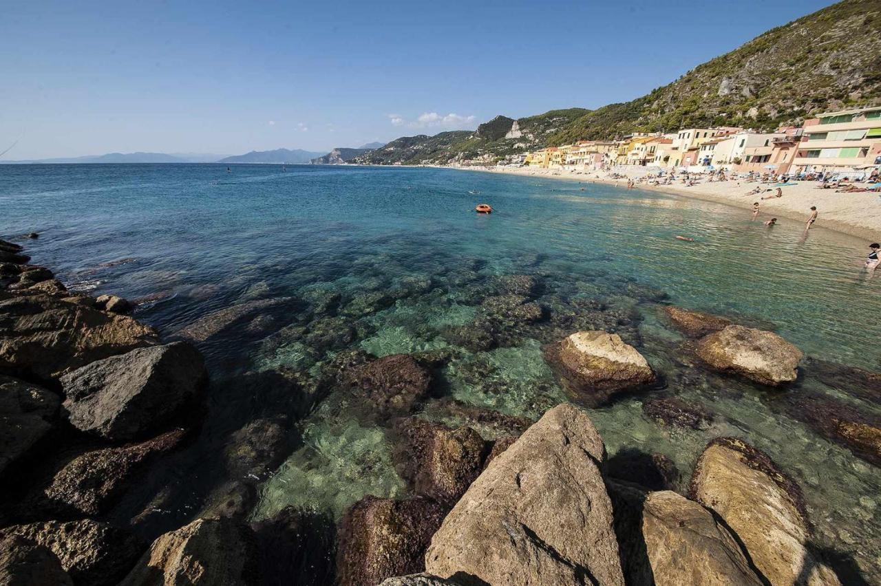 Le Torri Riviera Holiday Albenga Eksteriør billede