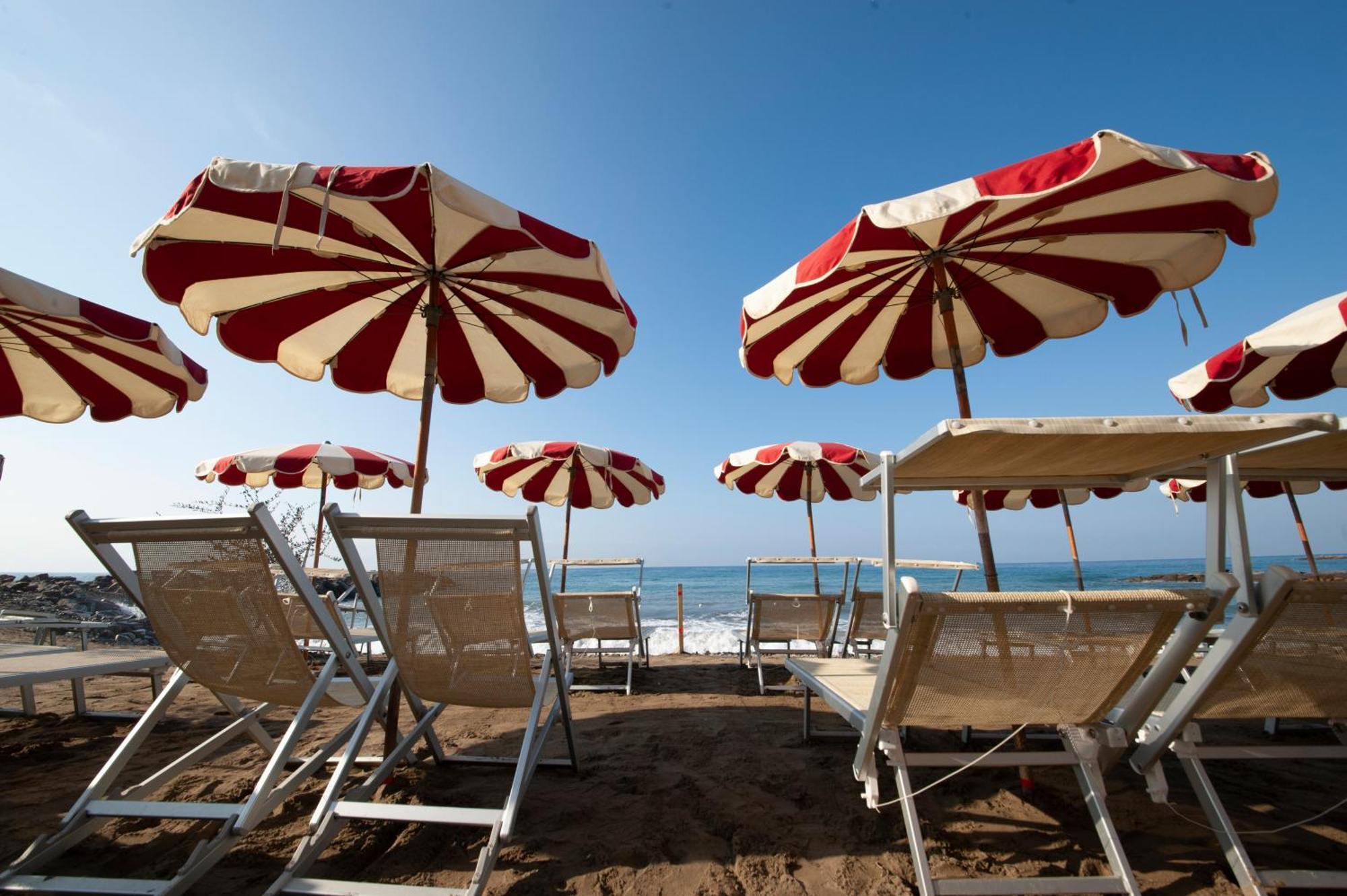 Le Torri Riviera Holiday Albenga Eksteriør billede